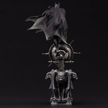 Load image into Gallery viewer, Iron Studios Batman Returns 1/10 Deluxe Art Scale Limited Edition Statue