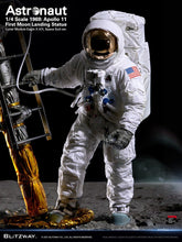 Load image into Gallery viewer, Astronaut (Apollo 11 :LM-5 A7L ver.) "The Real", Blitzway 1/4 Scale Statue ($200 non-refundable deposit require for this product)