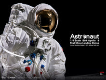 Load image into Gallery viewer, Astronaut (Apollo 11 :LM-5 A7L ver.) "The Real", Blitzway 1/4 Scale Statue ($200 non-refundable deposit require for this product)