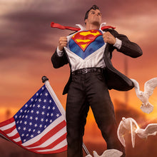 Load image into Gallery viewer, Iron Studios Clark Kent Deluxe Art Scale 1/10 Statue