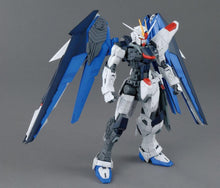 Load image into Gallery viewer, Gundam MG 1/100 Freedom Gundam 2.0 Model Kit
