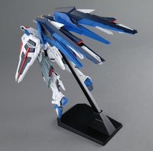 Load image into Gallery viewer, Gundam MG 1/100 Freedom Gundam 2.0 Model Kit