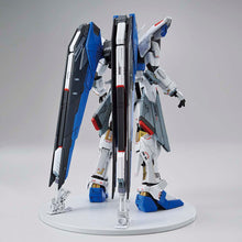 Load image into Gallery viewer, Premium Bandai Full Mechanics 1/100 The Gundam Base Limited ZGMF-X10A Freedom Gundam Ver.GCP