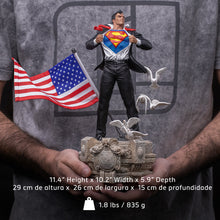 Load image into Gallery viewer, Iron Studios Clark Kent Deluxe Art Scale 1/10 Statue