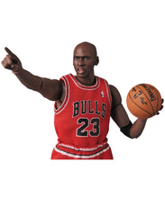 Load image into Gallery viewer, Michael Jordan MAFEX No.100 Figure
