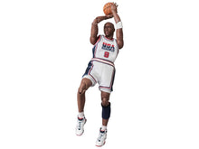Load image into Gallery viewer, Michael Jordan 1992 Team USA MAFEX Figure