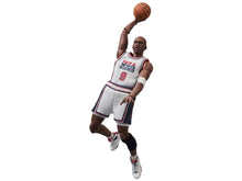 Load image into Gallery viewer, Michael Jordan 1992 Team USA MAFEX Figure