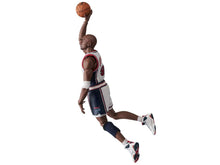 Load image into Gallery viewer, Michael Jordan 1992 Team USA MAFEX Figure
