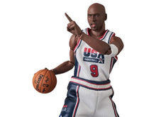 Load image into Gallery viewer, Michael Jordan 1992 Team USA MAFEX Figure