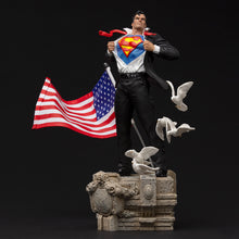 Load image into Gallery viewer, Iron Studios Clark Kent Deluxe Art Scale 1/10 Statue
