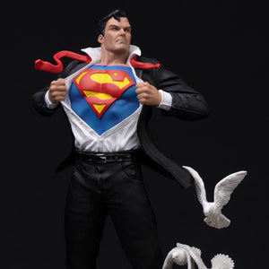 Iron Studios Clark Kent Deluxe Art Scale 1/10 Statue
