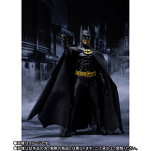 Load image into Gallery viewer, Batman 1989 SH Figuarts Action Figure
