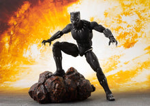 Load image into Gallery viewer, Avengers: Infinity War Black Panther with Tamashii Effect SH Figuarts Action Figure
