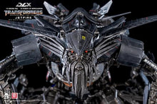 Load image into Gallery viewer, Transformers: Revenge of the Fallen Hasbro x ThreeA DLX Jetfire ($100 non-refundable deposit require for this product)

