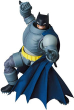 Load image into Gallery viewer, Batman The Dark Knight Returns MAFEX No.146 Armored Batman
